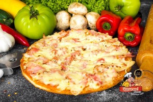 Pizza de jamón y pollo - Caracol Pizzería